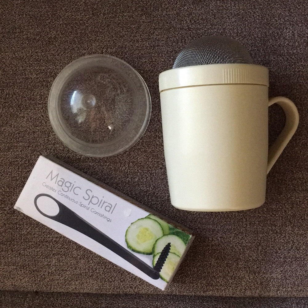 Pampered Chef Flour Sugar Shaker & Magic Spiral